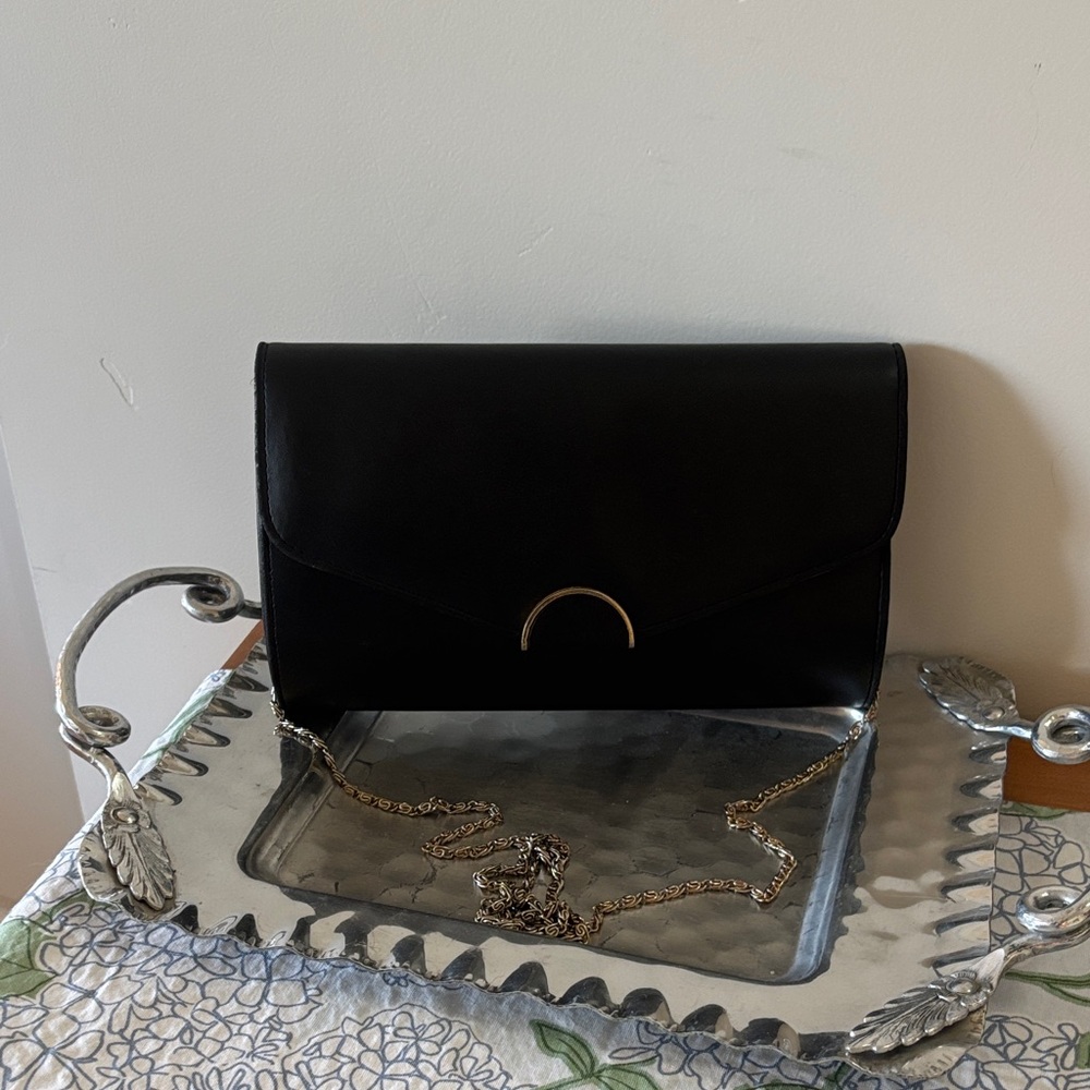 🖤 Vintage Ande’ Black Convertible Clutch with Gold Chain – Elegant Evening Bag